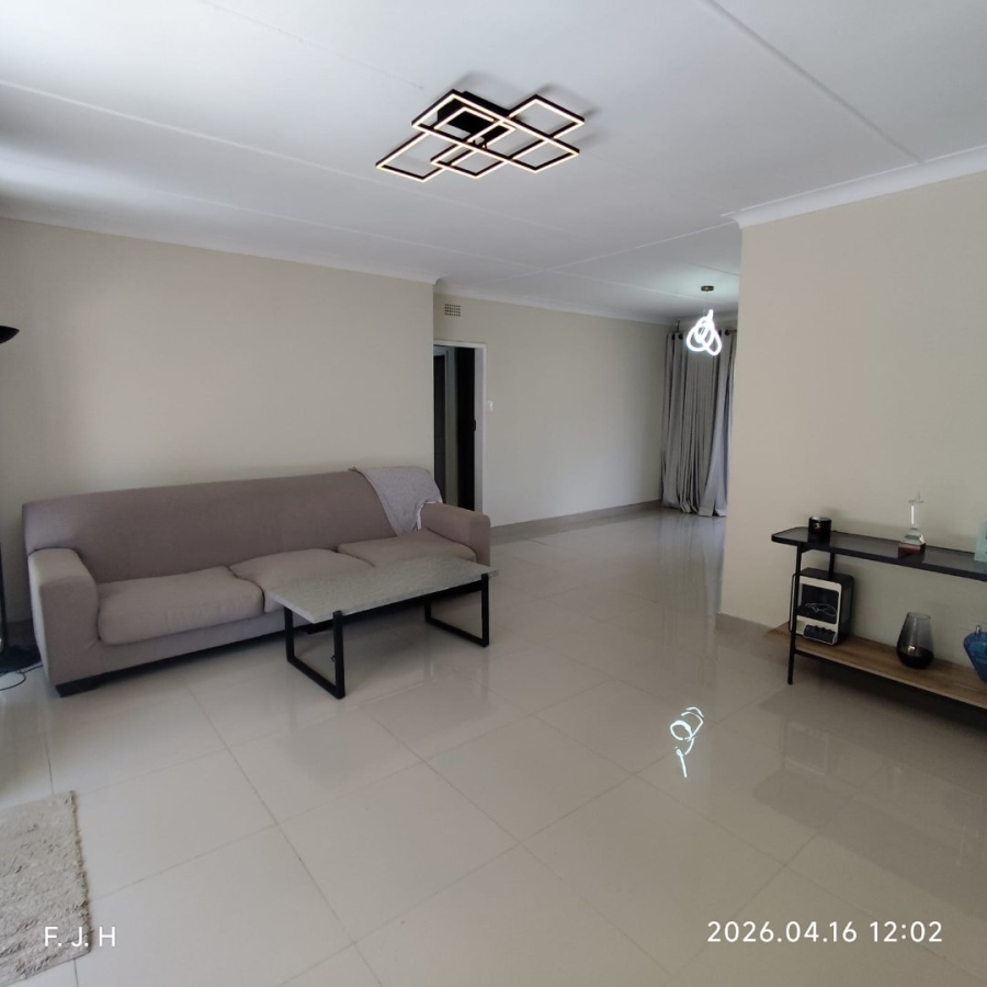 3 Bedroom Property for Sale in Buurendal Gauteng