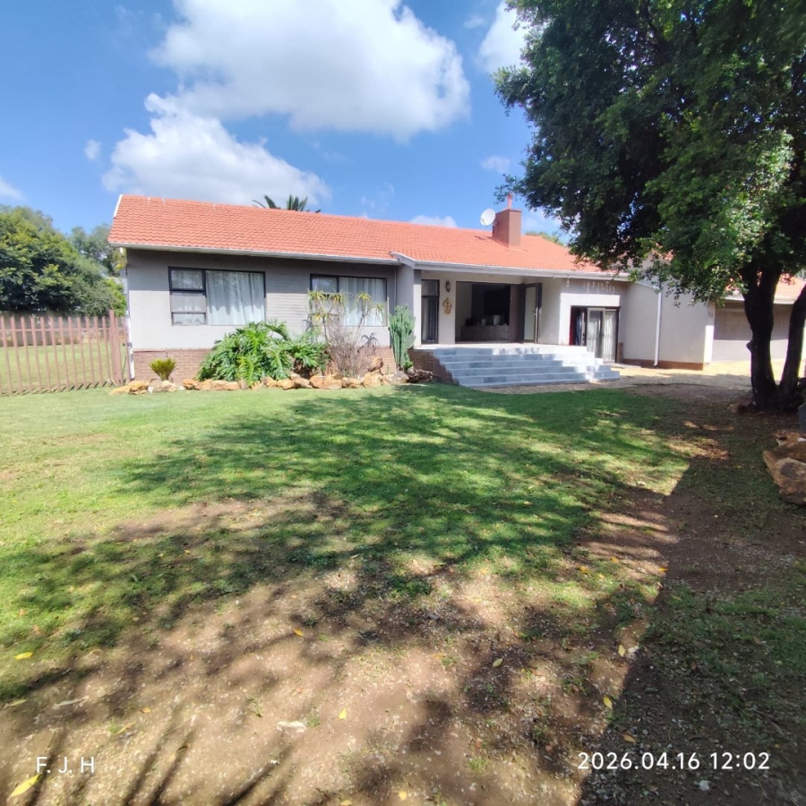 3 Bedroom Property for Sale in Buurendal Gauteng