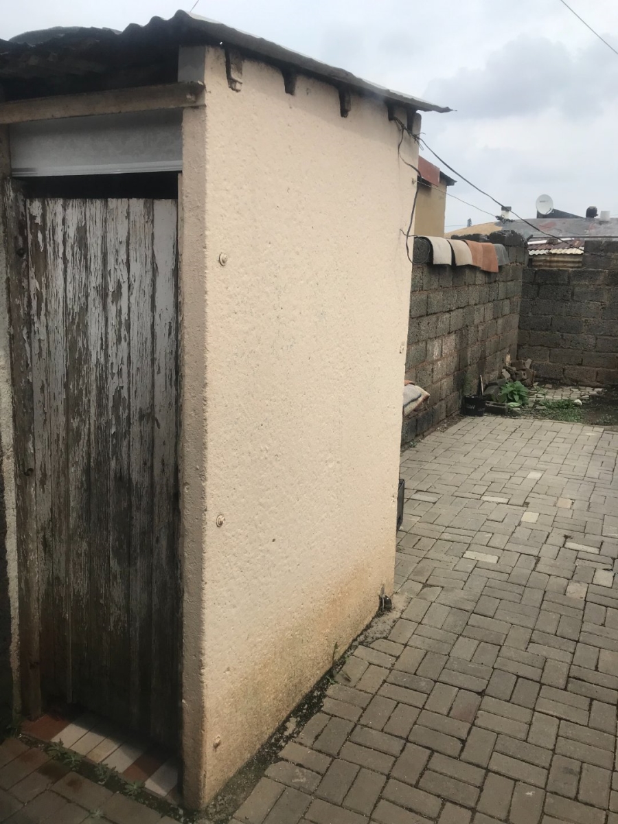 To Let 1 Bedroom Property for Rent in Jabavu Gauteng