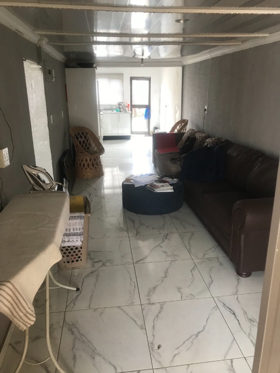 To Let 1 Bedroom Property for Rent in Jabavu Gauteng