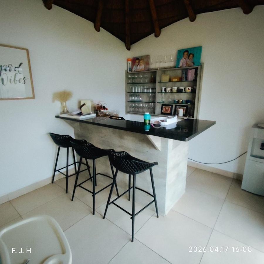 6 Bedroom Property for Sale in Senderwood Gauteng