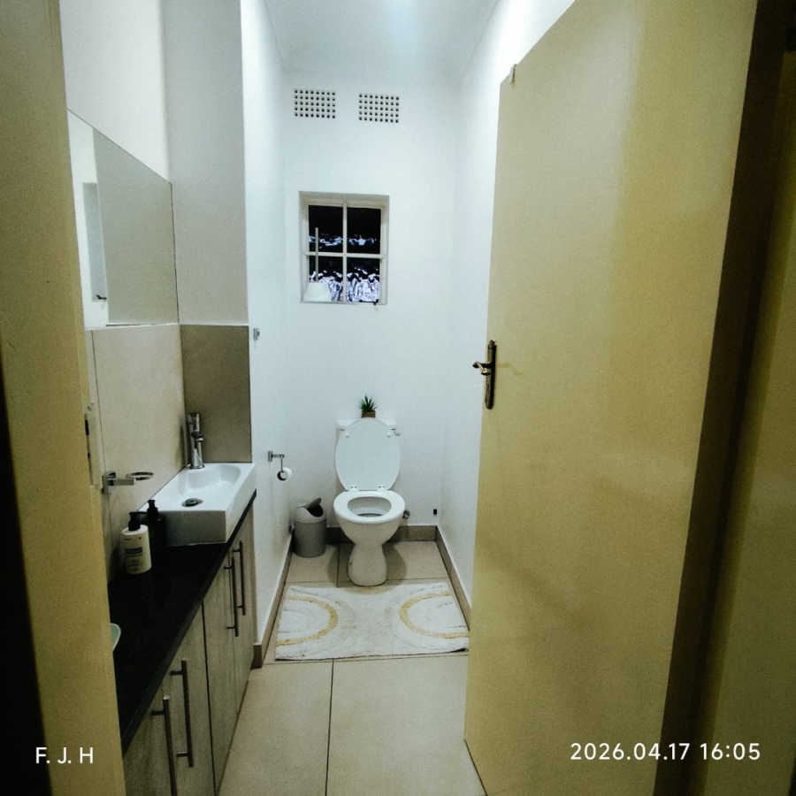 6 Bedroom Property for Sale in Senderwood Gauteng