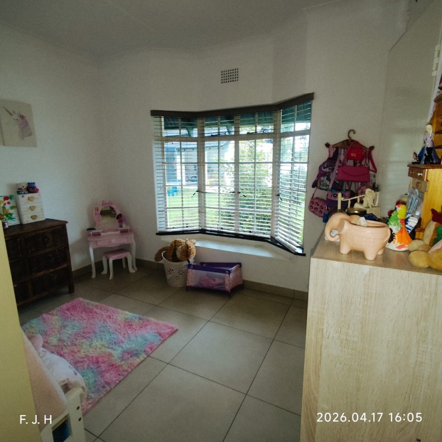 6 Bedroom Property for Sale in Senderwood Gauteng