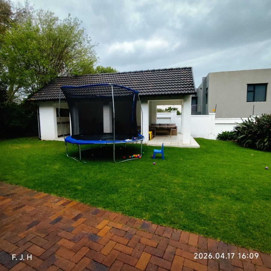 6 Bedroom Property for Sale in Senderwood Gauteng