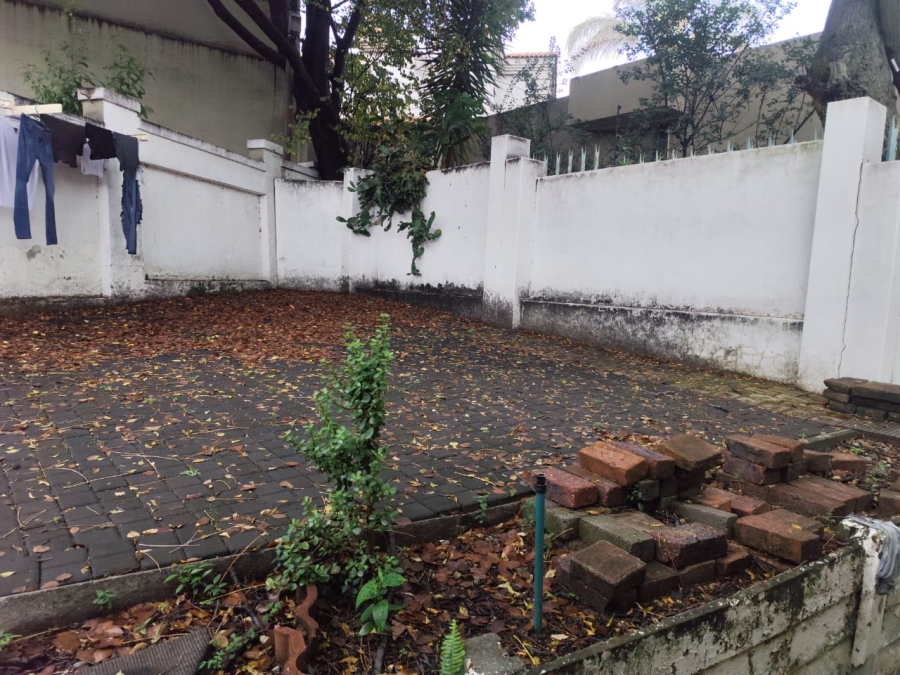 6 Bedroom Property for Sale in Senderwood Gauteng