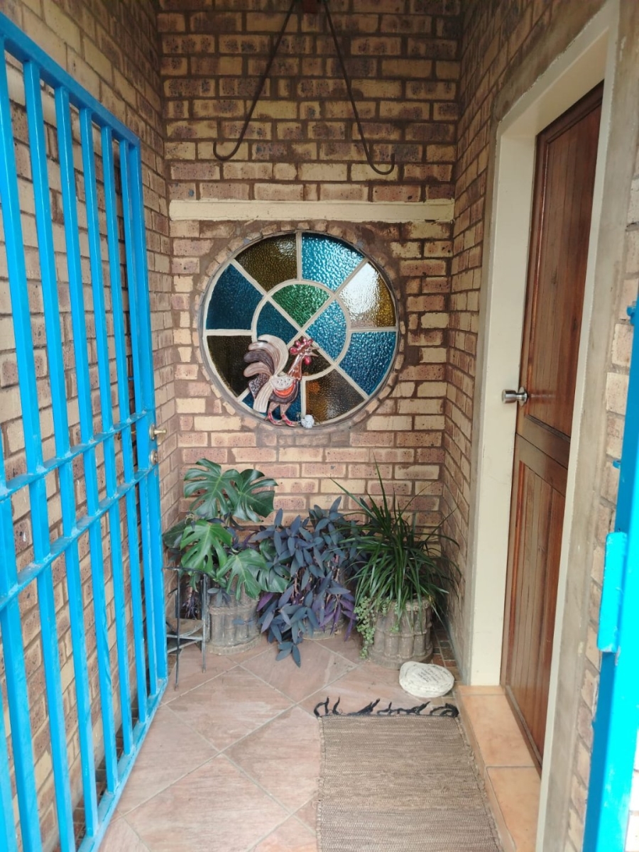 7 Bedroom Property for Sale in Silverton Gauteng