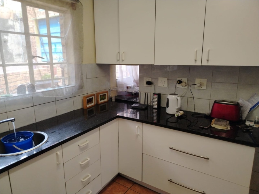 7 Bedroom Property for Sale in Silverton Gauteng