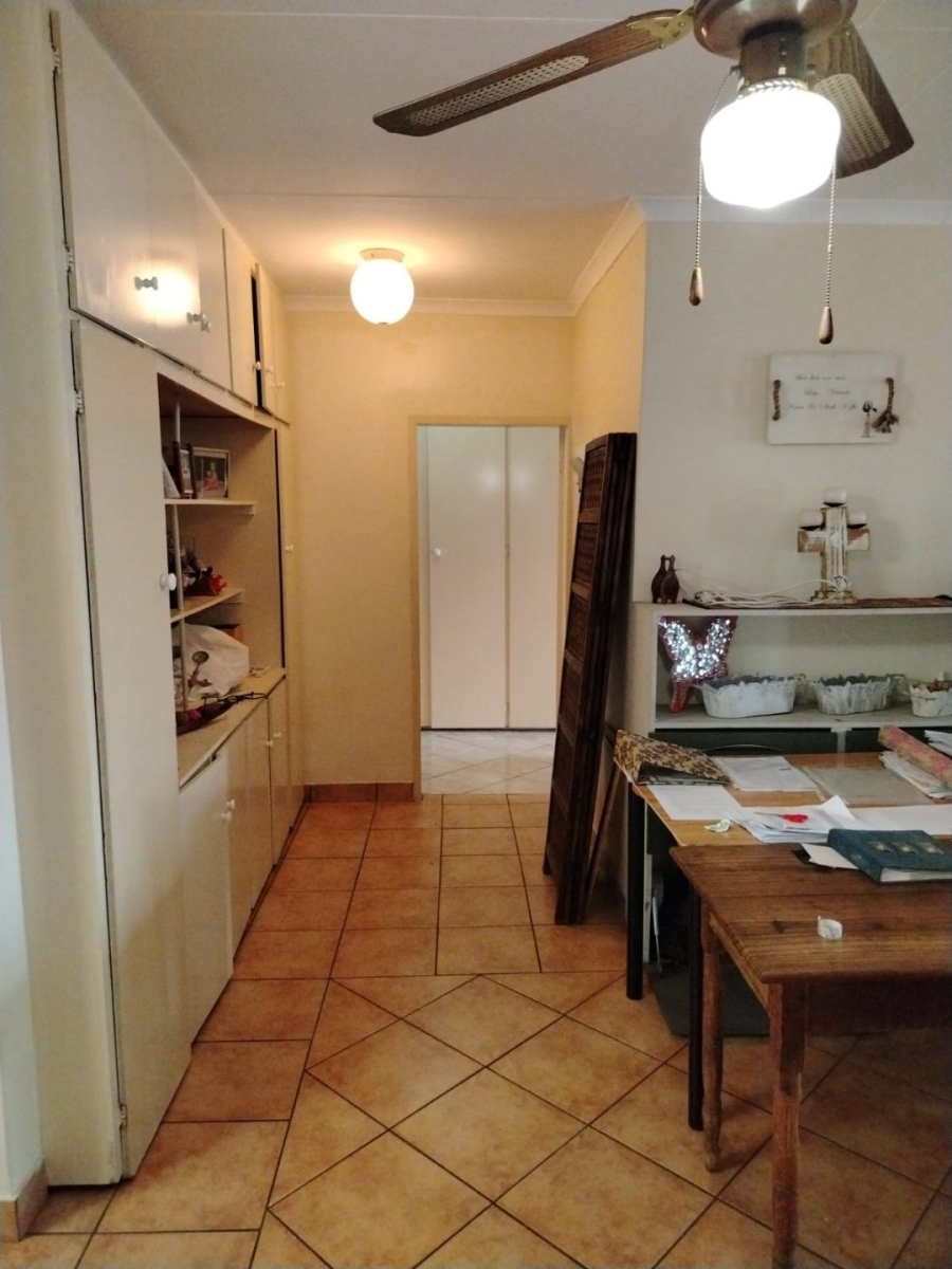 7 Bedroom Property for Sale in Silverton Gauteng