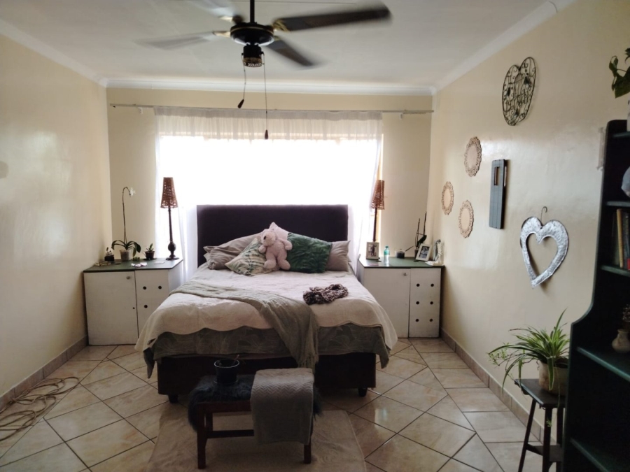 7 Bedroom Property for Sale in Silverton Gauteng