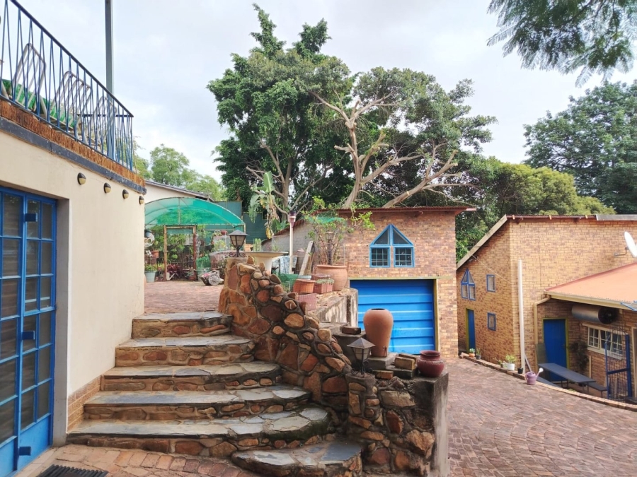 7 Bedroom Property for Sale in Silverton Gauteng