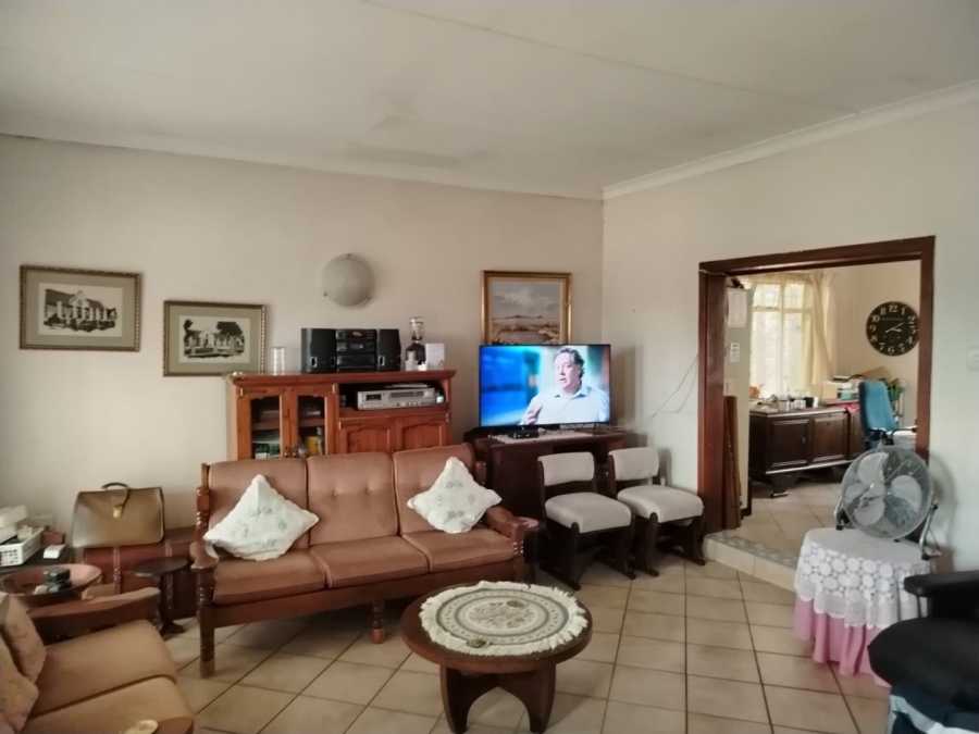 7 Bedroom Property for Sale in Silverton Gauteng