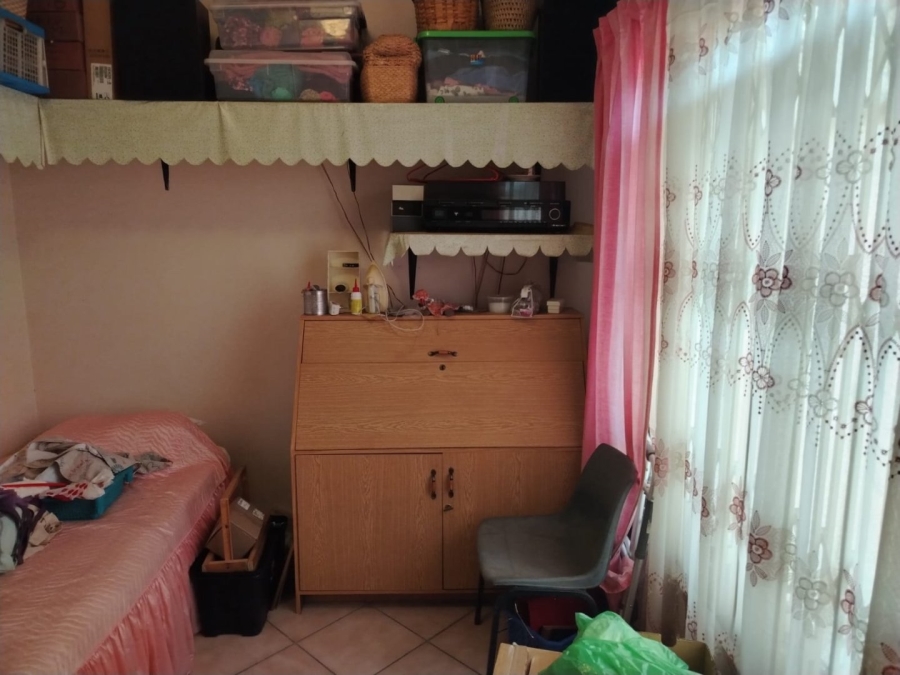 7 Bedroom Property for Sale in Silverton Gauteng