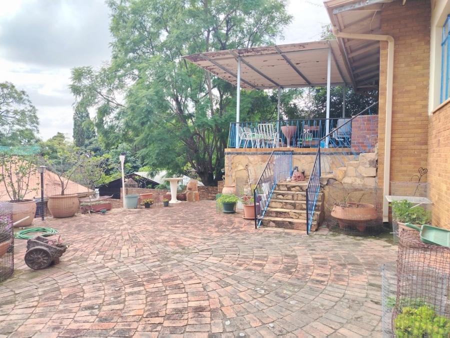 7 Bedroom Property for Sale in Silverton Gauteng