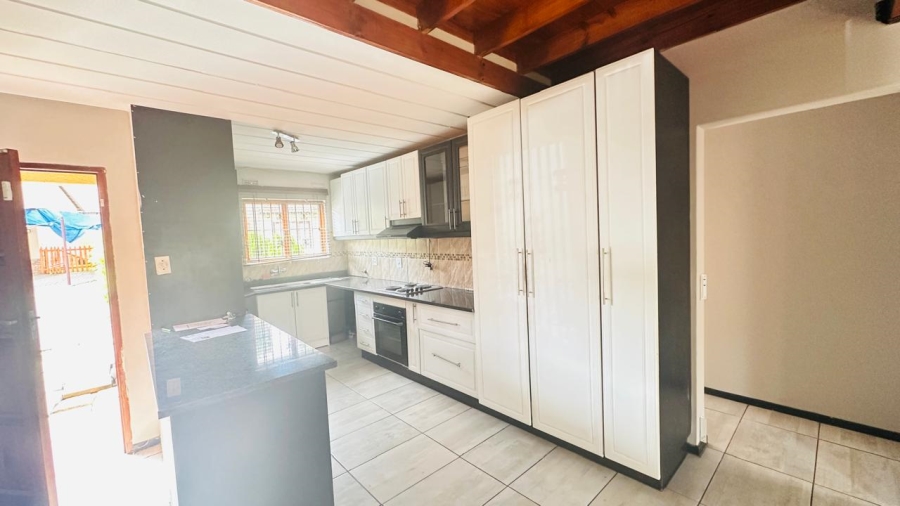 3 Bedroom Property for Sale in Liefde en Vrede Gauteng