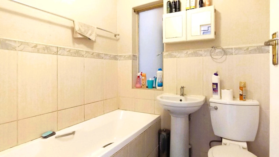 3 Bedroom Property for Sale in Rietfontein SH Gauteng