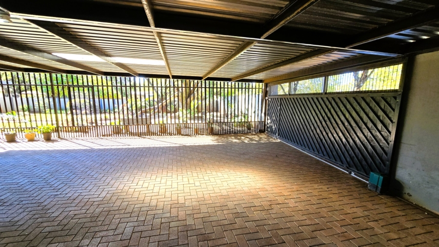 4 Bedroom Property for Sale in Lyttelton Manor Gauteng