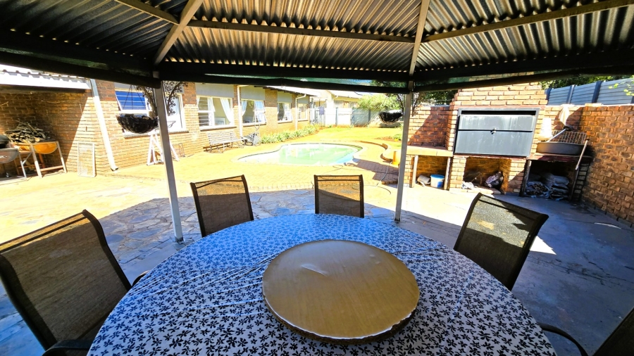 4 Bedroom Property for Sale in Lyttelton Manor Gauteng