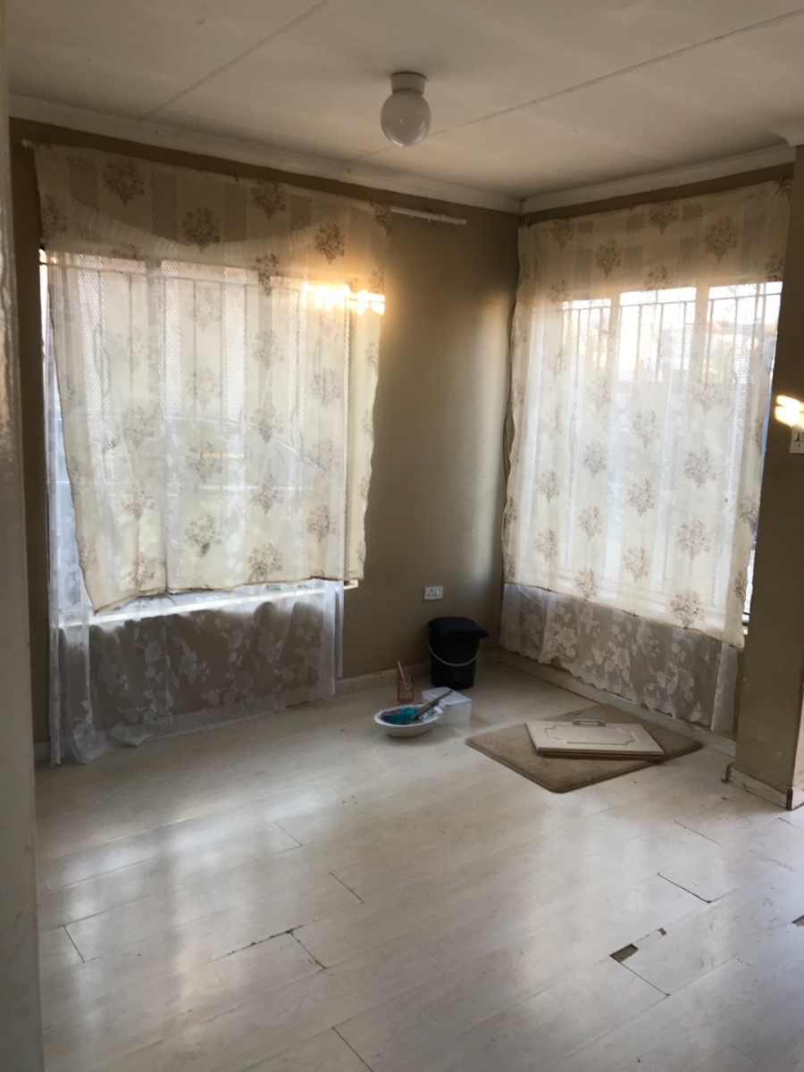2 Bedroom Property for Sale in Protea Garden Gauteng