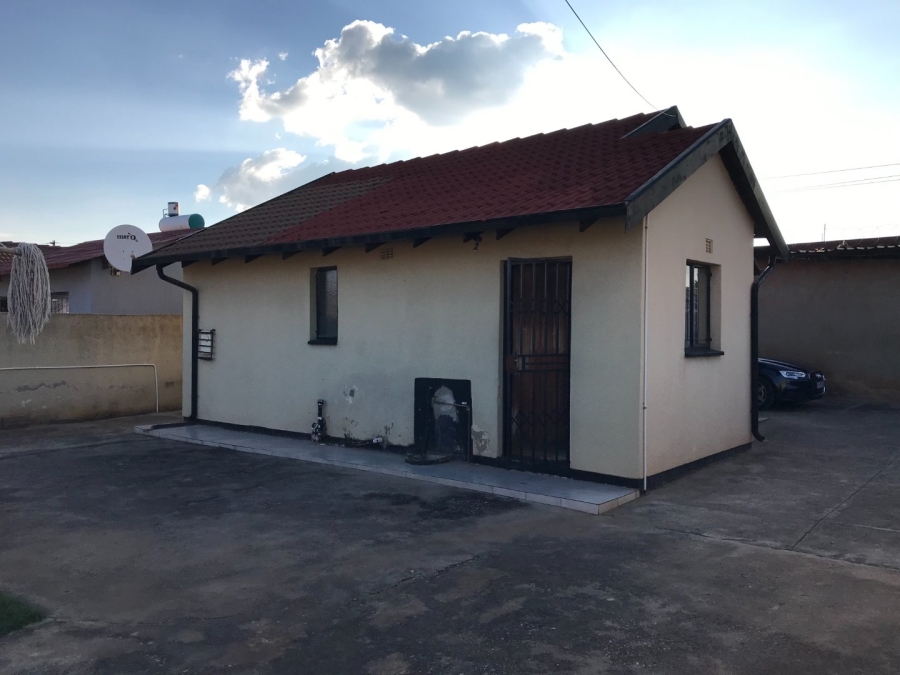 2 Bedroom Property for Sale in Protea Garden Gauteng