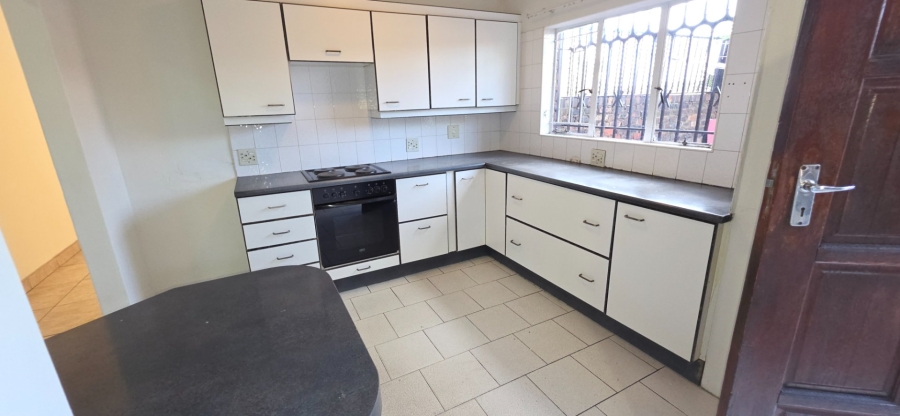 4 Bedroom Property for Sale in Laudium Gauteng