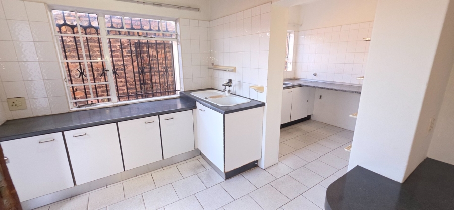 4 Bedroom Property for Sale in Laudium Gauteng