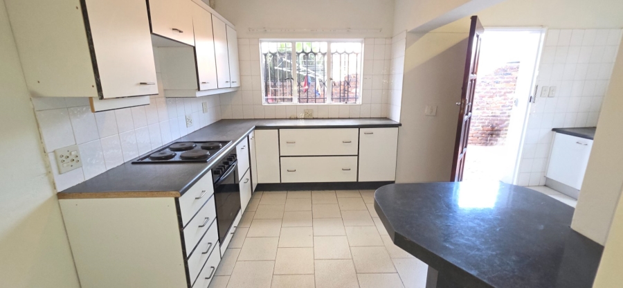 4 Bedroom Property for Sale in Laudium Gauteng