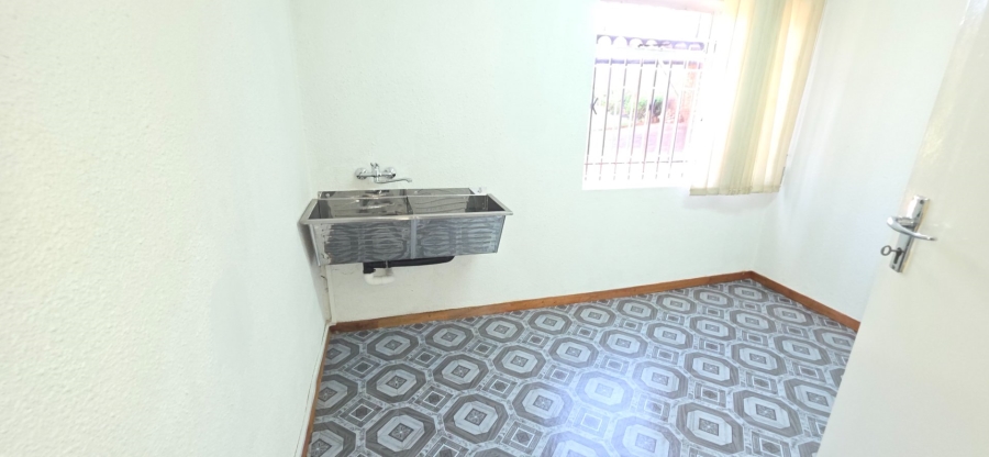 4 Bedroom Property for Sale in Laudium Gauteng