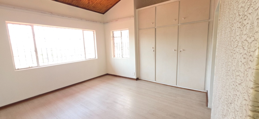 4 Bedroom Property for Sale in Laudium Gauteng