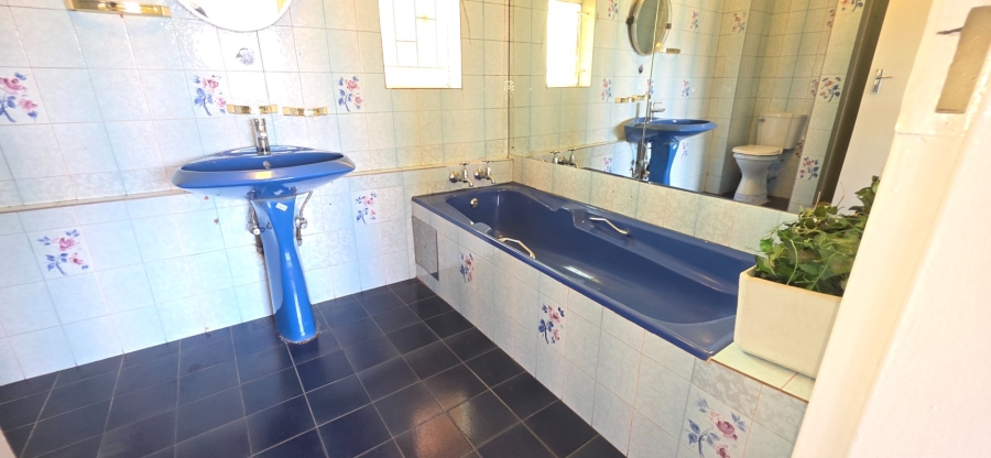 4 Bedroom Property for Sale in Laudium Gauteng