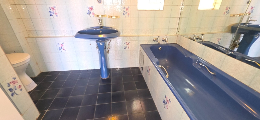 4 Bedroom Property for Sale in Laudium Gauteng