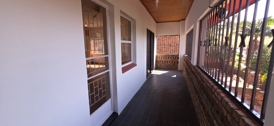 4 Bedroom Property for Sale in Laudium Gauteng