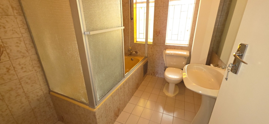 4 Bedroom Property for Sale in Laudium Gauteng