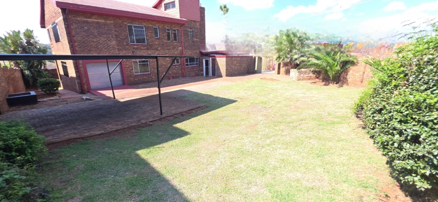 4 Bedroom Property for Sale in Laudium Gauteng