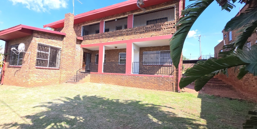 4 Bedroom Property for Sale in Laudium Gauteng