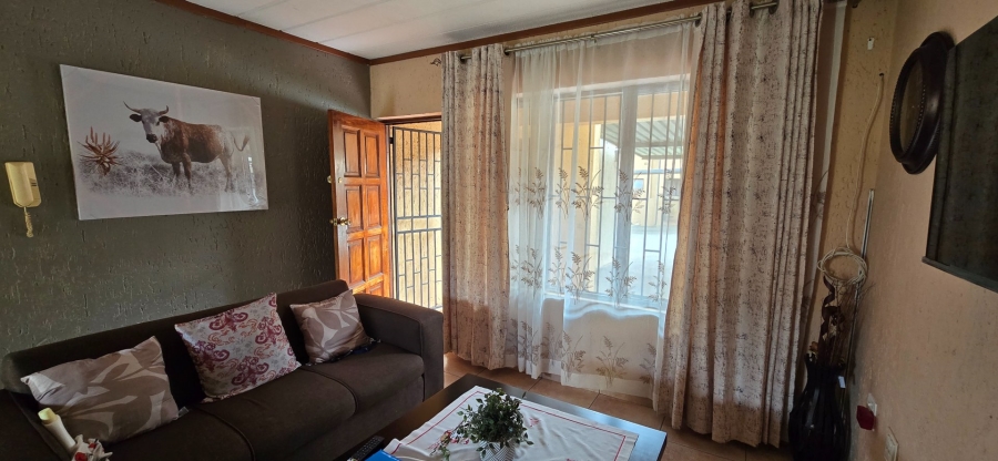 2 Bedroom Property for Sale in Florida Lake Gauteng