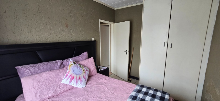 2 Bedroom Property for Sale in Florida Lake Gauteng