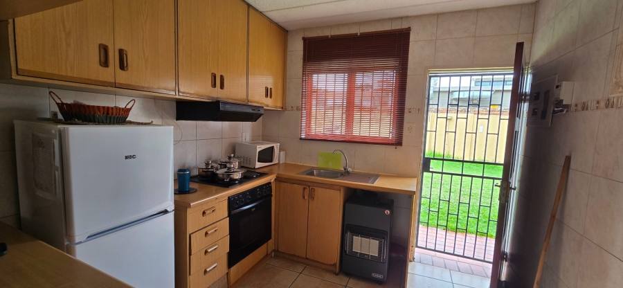 2 Bedroom Property for Sale in Florida Lake Gauteng