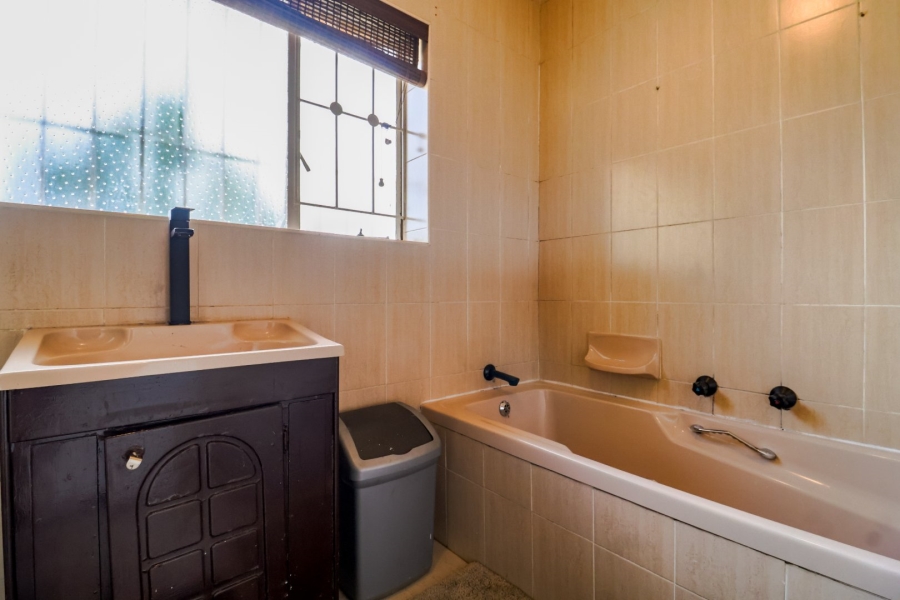 4 Bedroom Property for Sale in Savoy Estate Gauteng