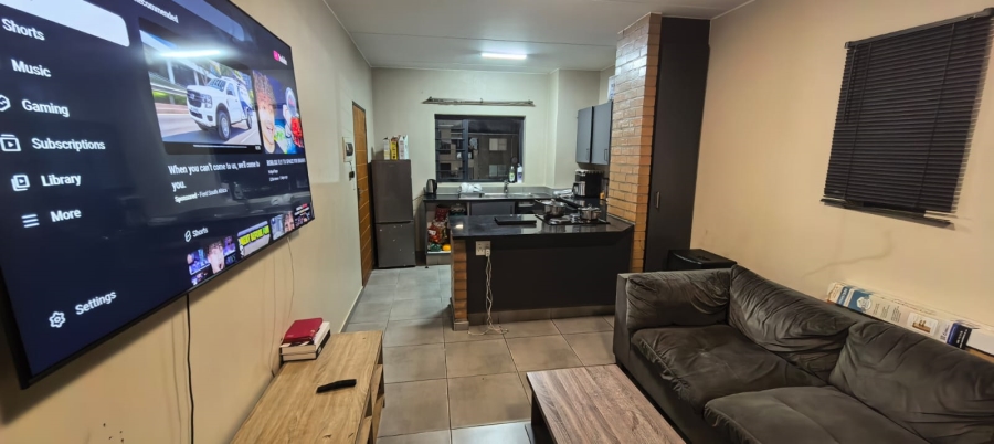 2 Bedroom Property for Sale in Vorna Valley Gauteng