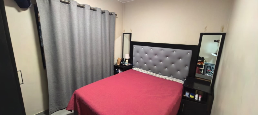 2 Bedroom Property for Sale in Vorna Valley Gauteng