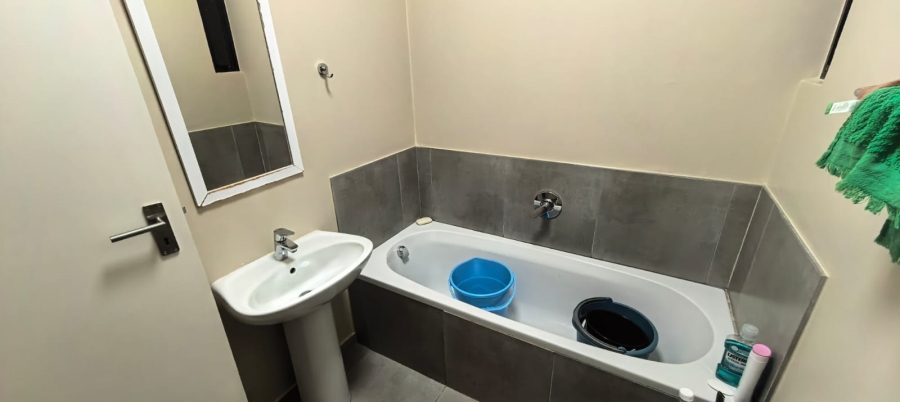 2 Bedroom Property for Sale in Vorna Valley Gauteng