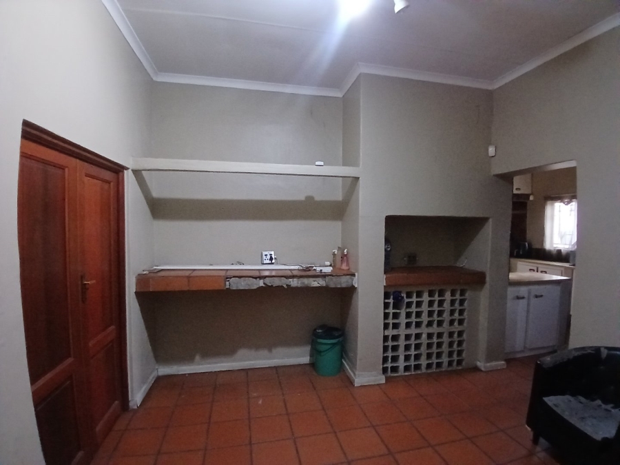 6 Bedroom Property for Sale in Pretoria Gauteng