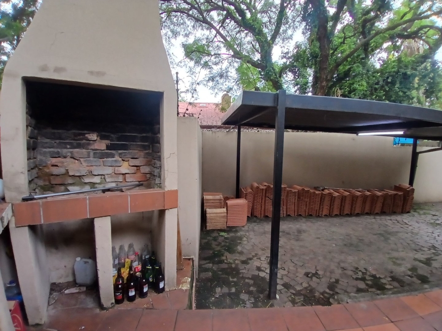 6 Bedroom Property for Sale in Pretoria Gauteng