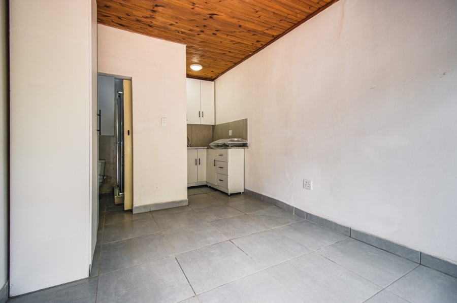 To Let 1 Bedroom Property for Rent in Birch Acres Gauteng