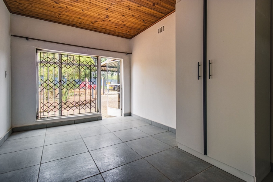 To Let 1 Bedroom Property for Rent in Birch Acres Gauteng