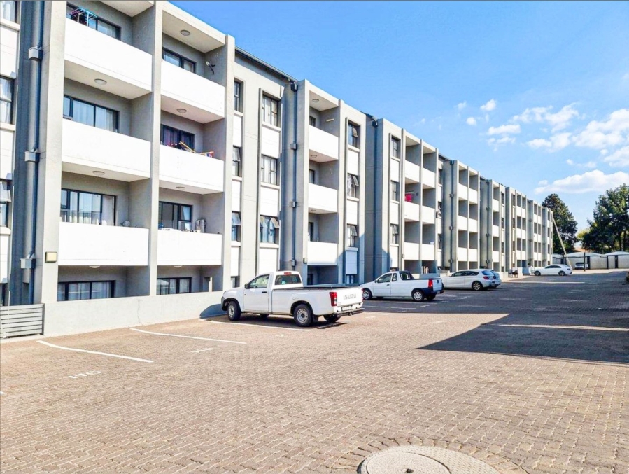 1 Bedroom Property for Sale in Halfway Gardens Gauteng