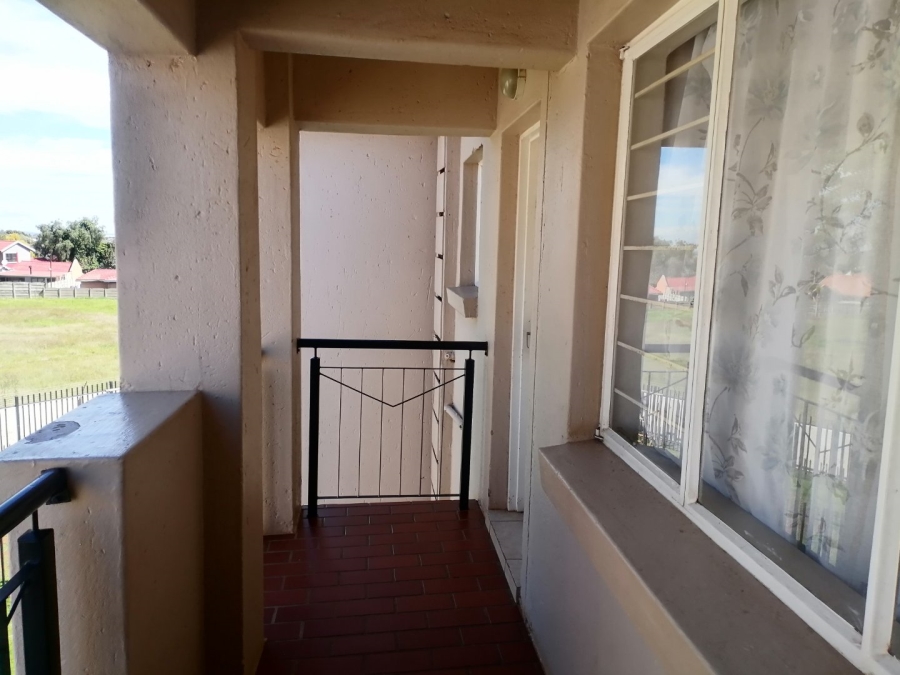 2 Bedroom Property for Sale in Klippoortje Gauteng