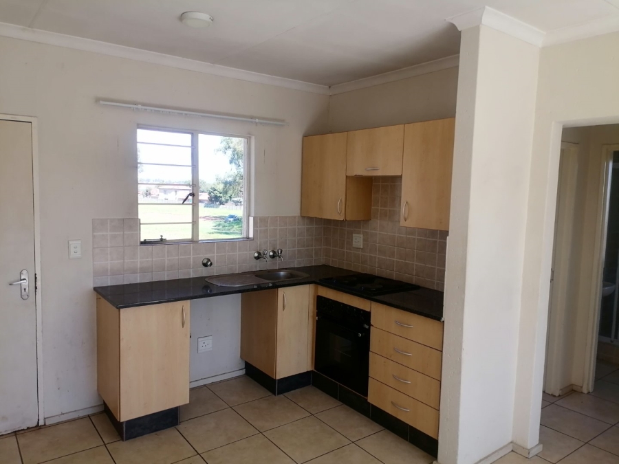 2 Bedroom Property for Sale in Klippoortje Gauteng