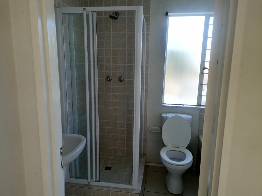 2 Bedroom Property for Sale in Klippoortje Gauteng