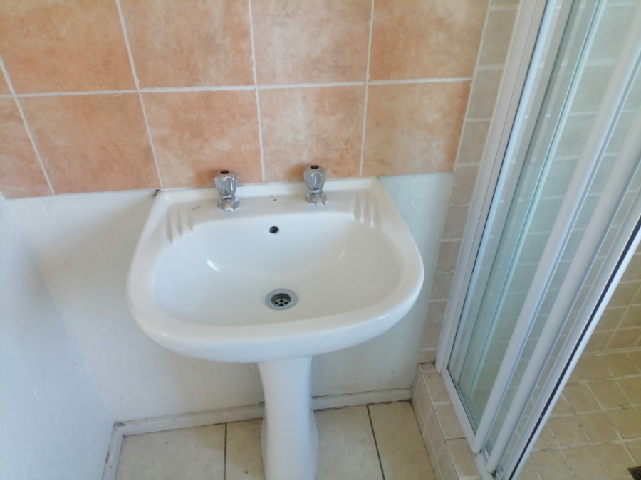 2 Bedroom Property for Sale in Klippoortje Gauteng